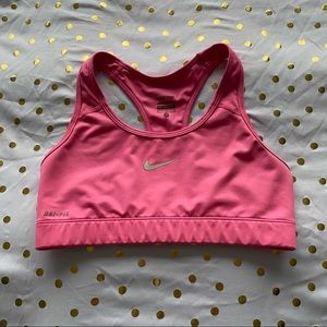 Nike Women’s Sports Bra Soft Pink Size Medium
